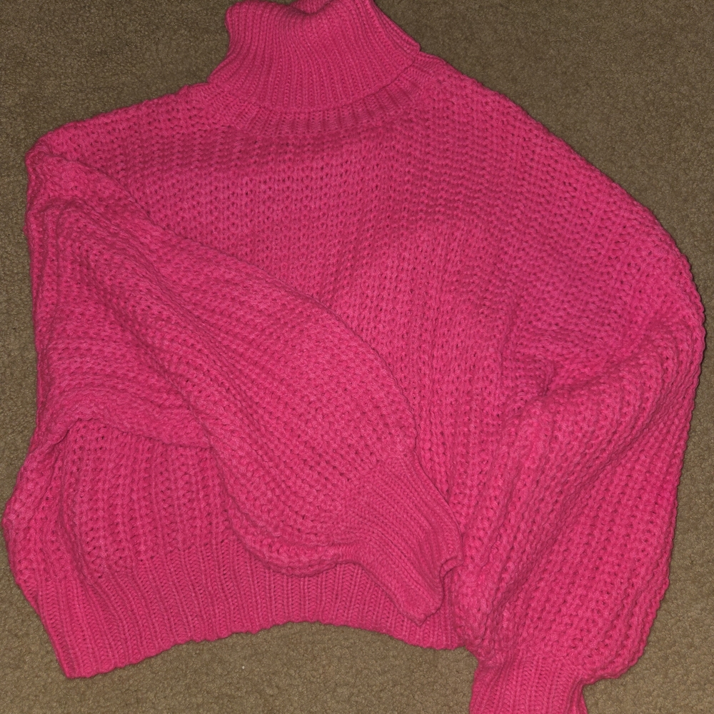 SHEIN Vibrant Pink Turtle Neck Cropped Sweater M NWOT